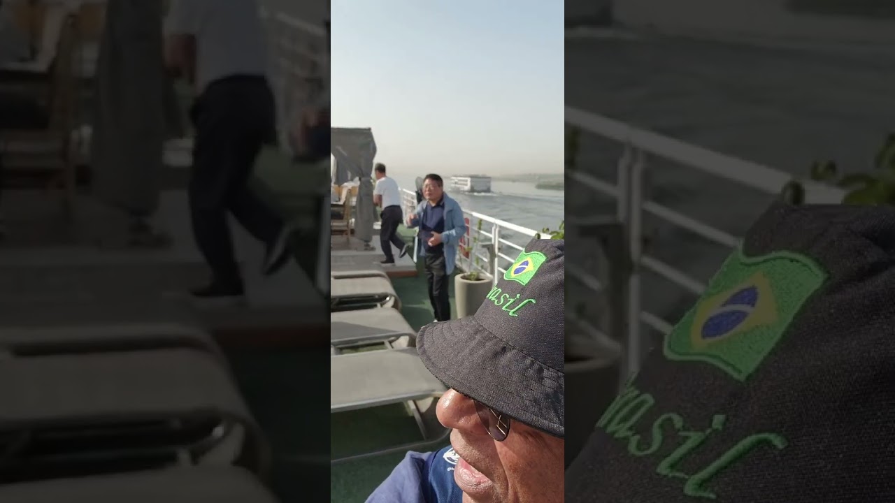 Navegando no Rio Nilo no Egito.