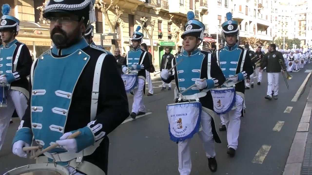 COMPAÑÍAS CASA GALICIA, BETI ERREALA Y CENTRO BURGALES EN LA TAMBORRADA 2017