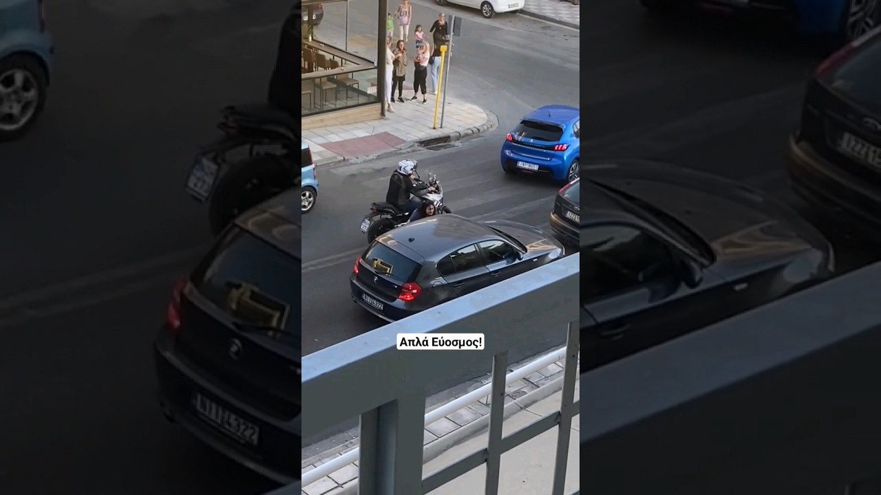 Γυναίκες οδηγοί ξεκατινιάζονται στη μέση του δρόμου στον Εύοσμο! (Βίντεο Συνδρομητή) #shorts