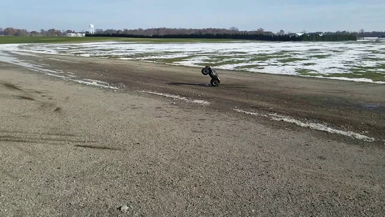 Traxxas Xmaxx 800kv castle motor and hobbywing max5 Mod 1.5 30/35 gears winter run