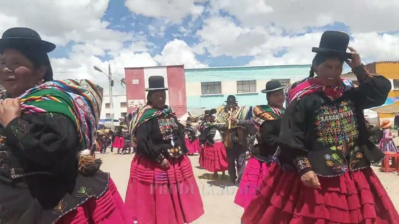 DANZA AUT&Oacute;CTONA QUENA QUENA se baila en municipio JESUS DE MACHACA comunidad SULLCATITI LAHUACOLLO