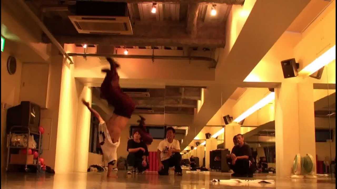 shingo tricks combo　/ hand hop & air chair