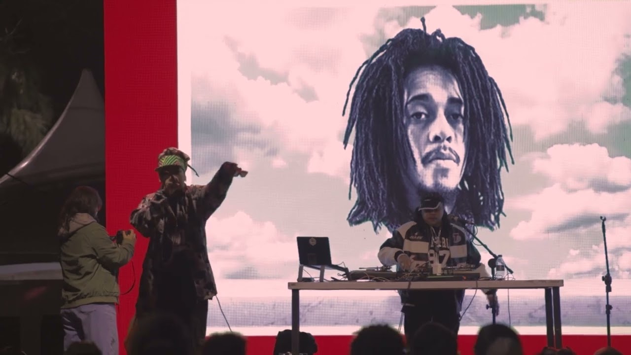 Dow Raiz ao vivo no Festival Hacktown 2025.