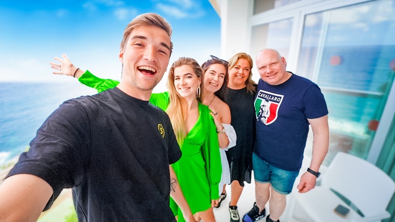 WIJ ZIJN VOOR HET EERST OP VAKANTIE NAAR TENERIFE!🌴😍