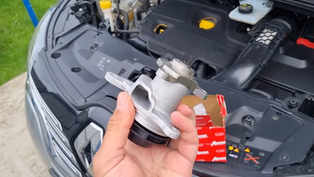 Замена помпы Рено Эспейс5 1.6 dCI R9M 452
