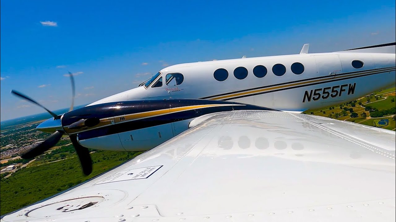Частный турбовинтовой самолет King Air 200 Flight