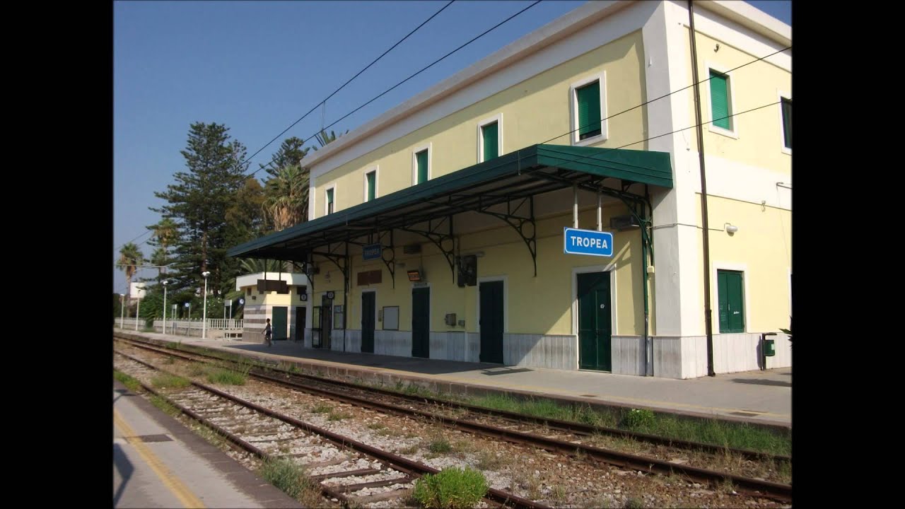 Annunci alla Stazione di Tropea