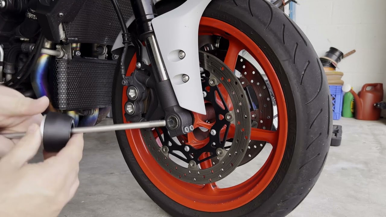 Evotech Front Axel Slider Installation I MT10