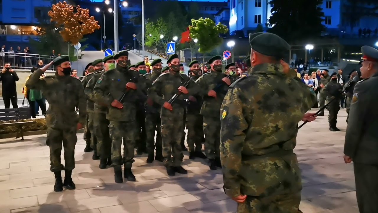 Тържествена заря-проверка по случай 6 май, Празника на българската армия, с. Баните, обл. Смолян