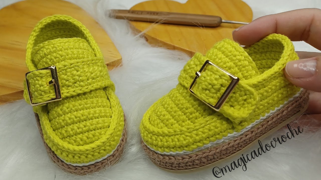 Sapatinho de Crochê tipo Mocassim - Numeração 15 (9cm)