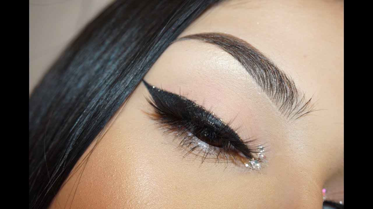 EYEBROW TUTORIAL| MY FIRST EVER UPLOAD!