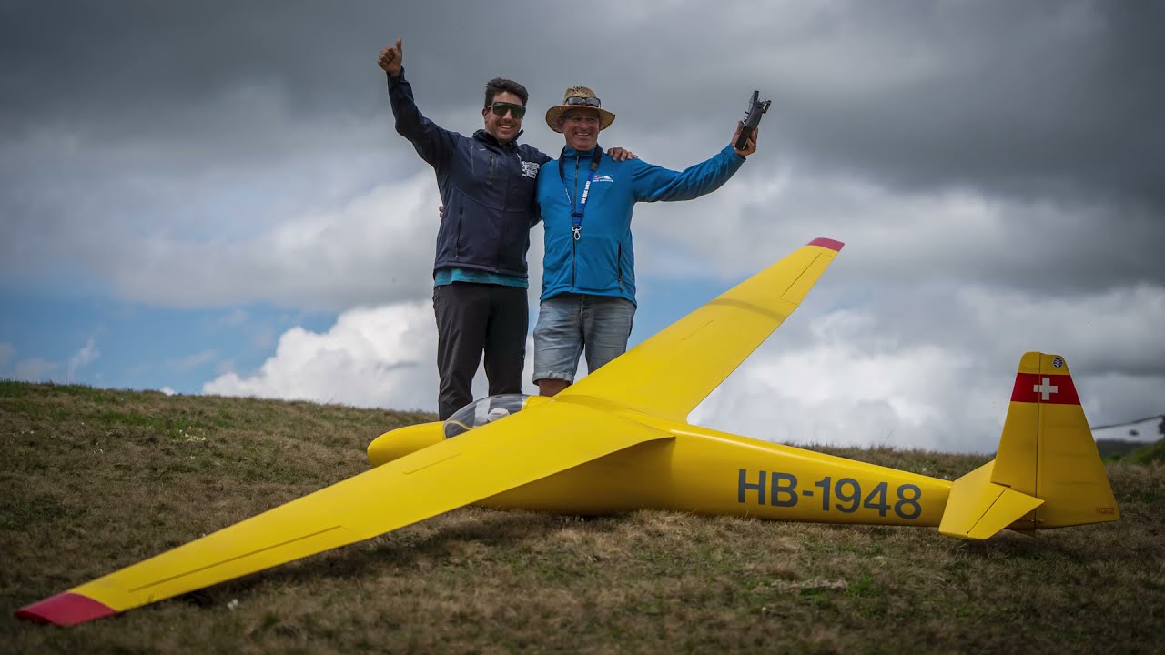 GIANT KA 6 CR LAUNCH AND LANDING AT HAHNENMOOS