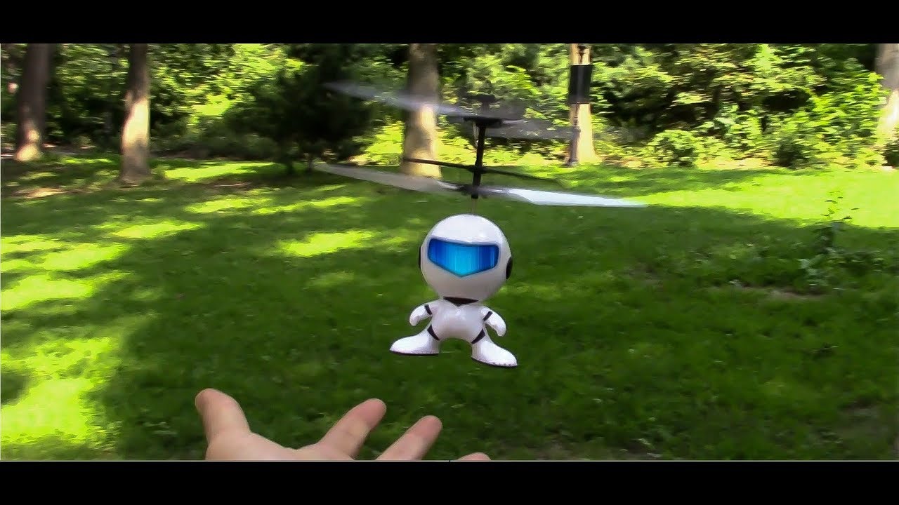 Flying Robot / Robô Que Voa Sozinho