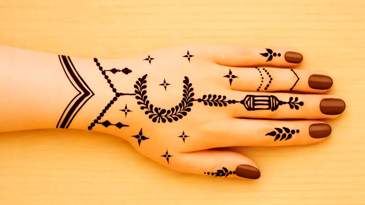 Ramzan Kareem Mehndi Design | Moon & Star Pattern