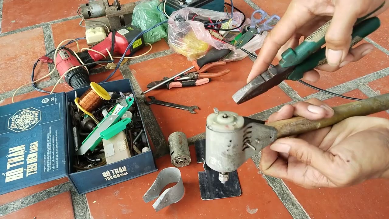 Chế máy cắt lúa lộn 