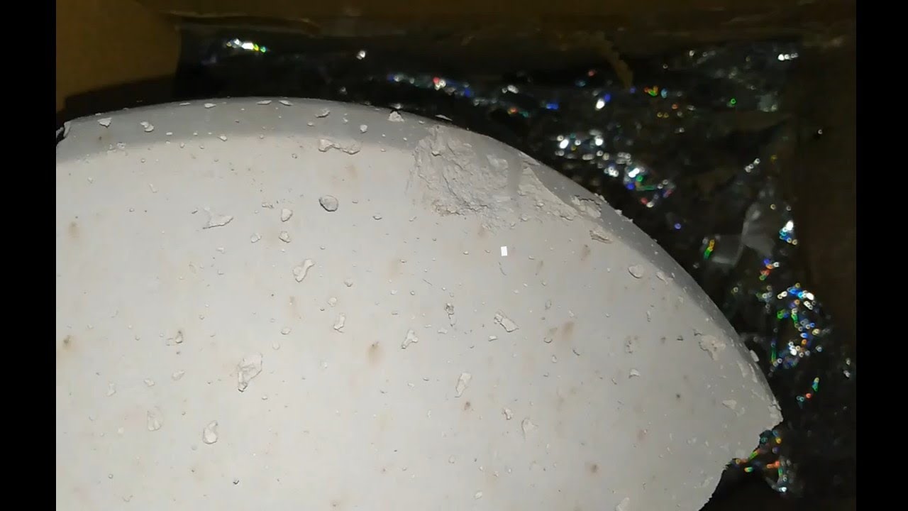 Powdery white chalk crumbles &hearts;️