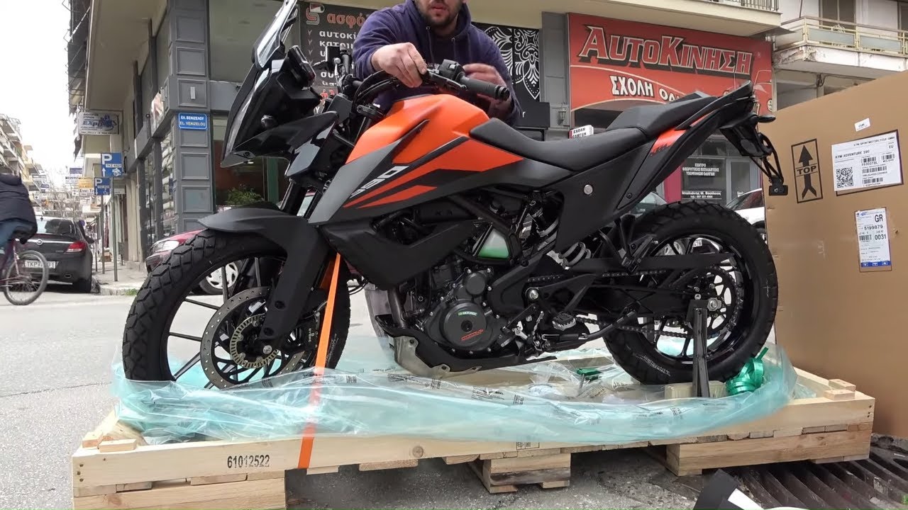 Unboxing the new KTM 390 Adventure bike 2020