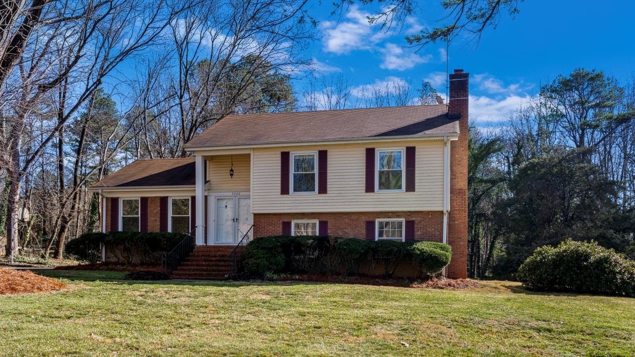 3000 Windrow Ln, Matthews, NC