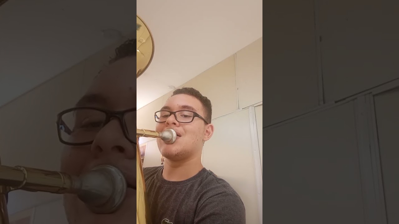 Tocando Tuba Yamaha YBB 105 - Atribute Amy Winehouse