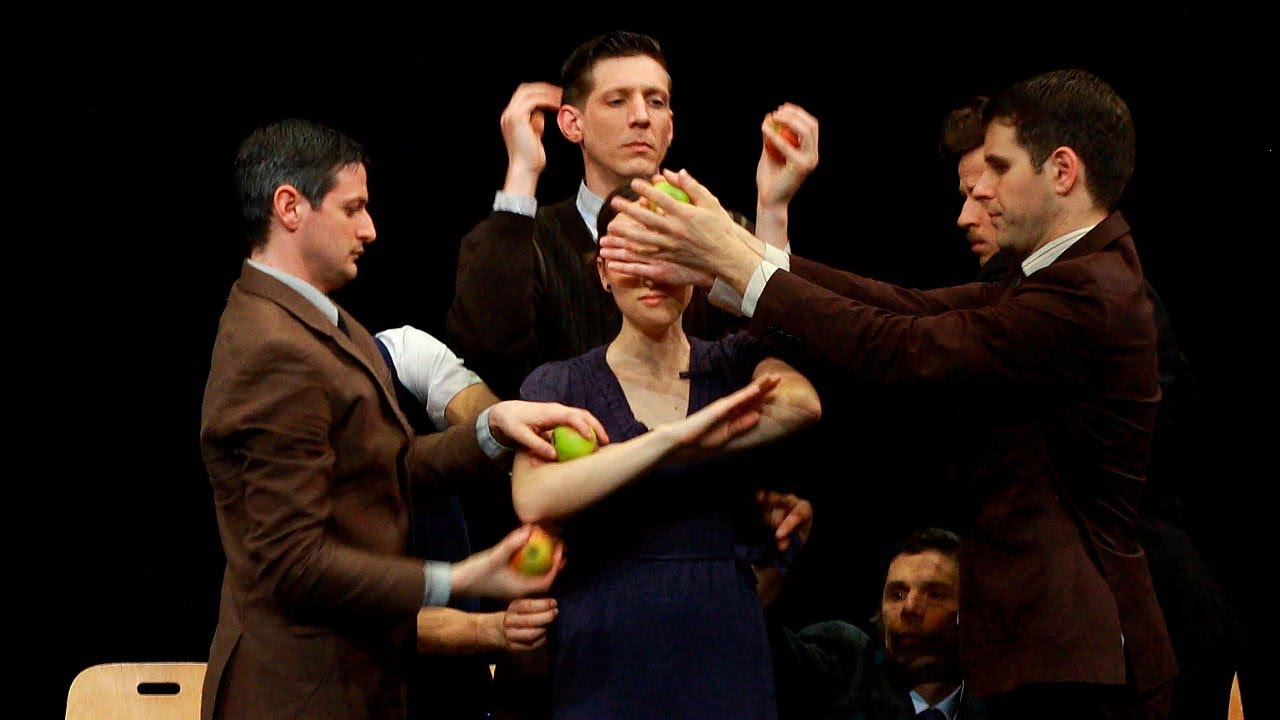 Gandini Juggling: Smashed (Indoor Version)