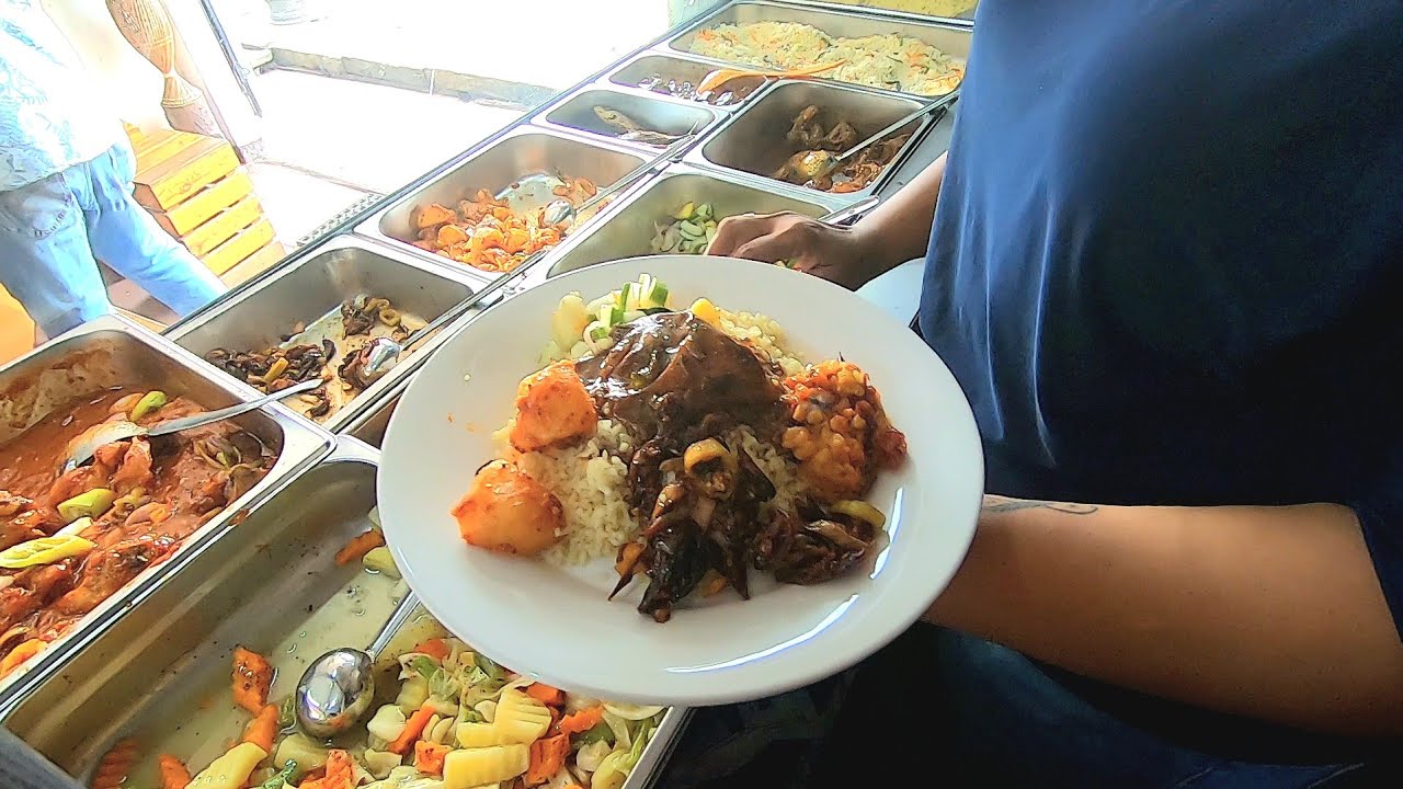 වත්තලින් රසවත් බත් වේලක් ...  Rice and Curry at Chef's Crave
