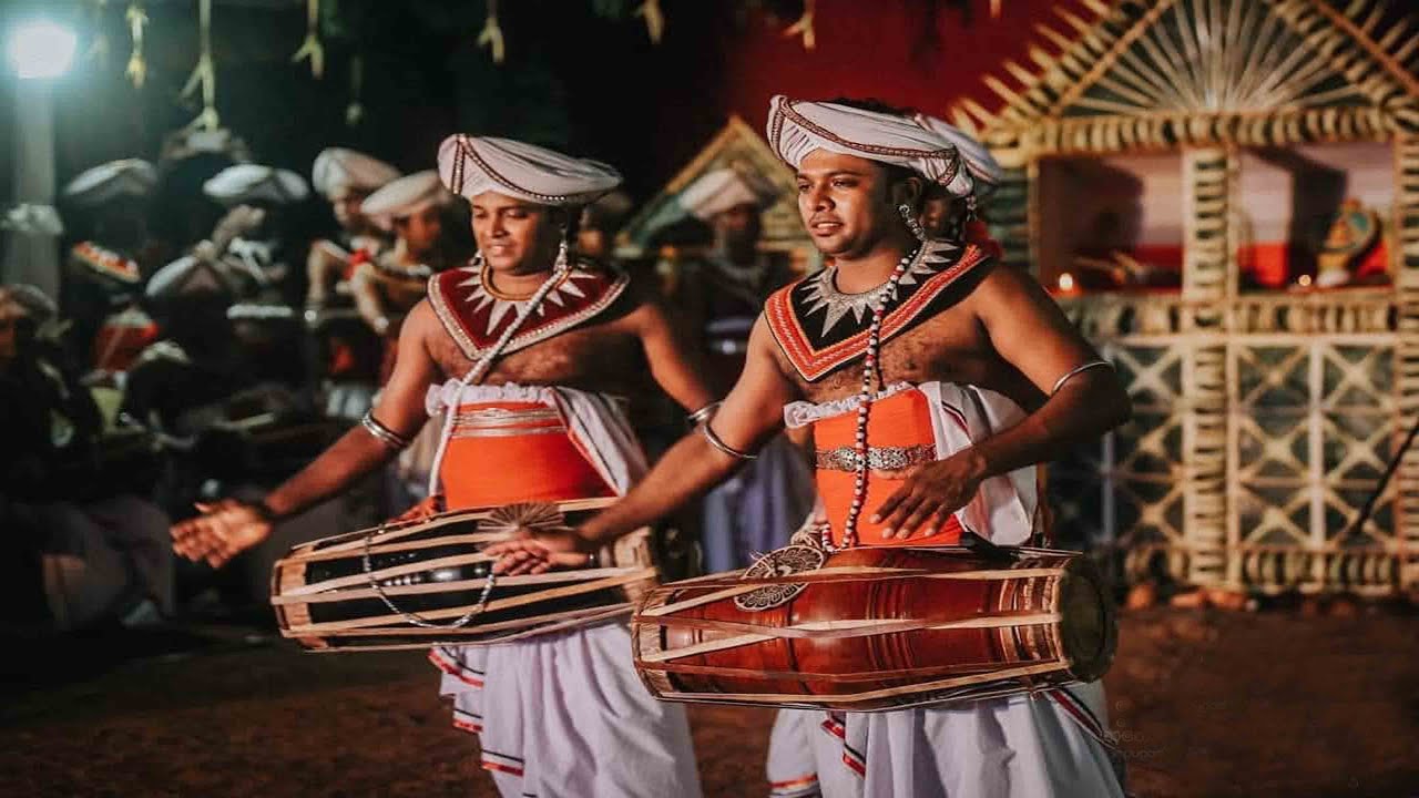අත්තියා බෙර වාදන(ATHTHIYA BERA WADANA ) අති දක්ෂ බෙරවාදන  යුගලයක් වන අමිල මහතා සහ සිල්වා මහතා