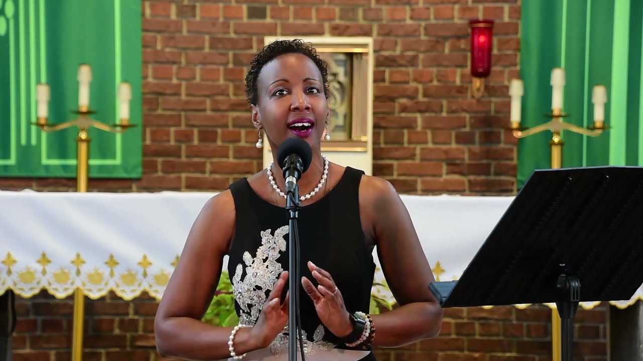 Gaëlle Jocelyne Gatabazi - Mbega ibyishimo (par Apollinaire Habyalimana)