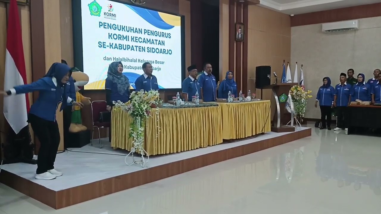 Dirigen lagu Indonesia Raya