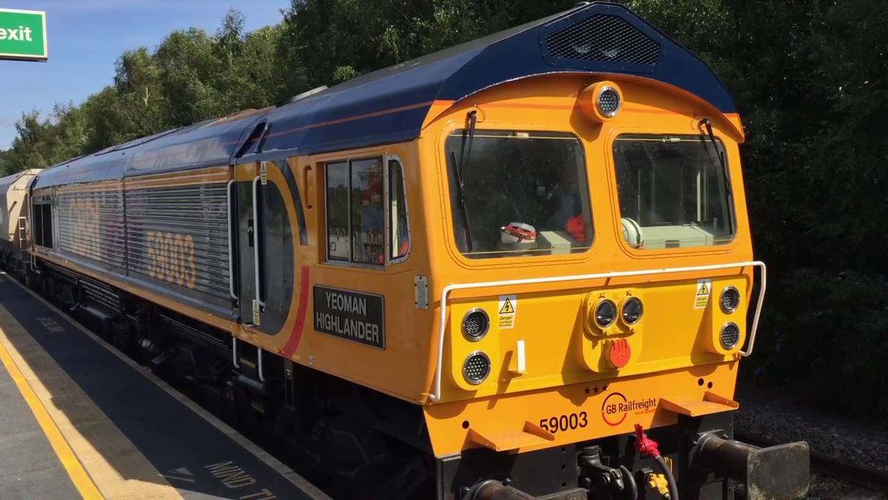 Class 59 59003 Yeoman Highlander at Chesterfield Station on 30th August 2016