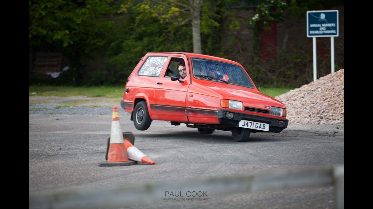 What happens when a Reliant Robin (3 wheeler) does an Auto Test