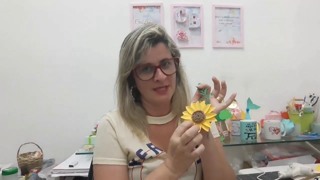 Aprenda como fazer a Flor Girassol ! Sem nenhuma máquina