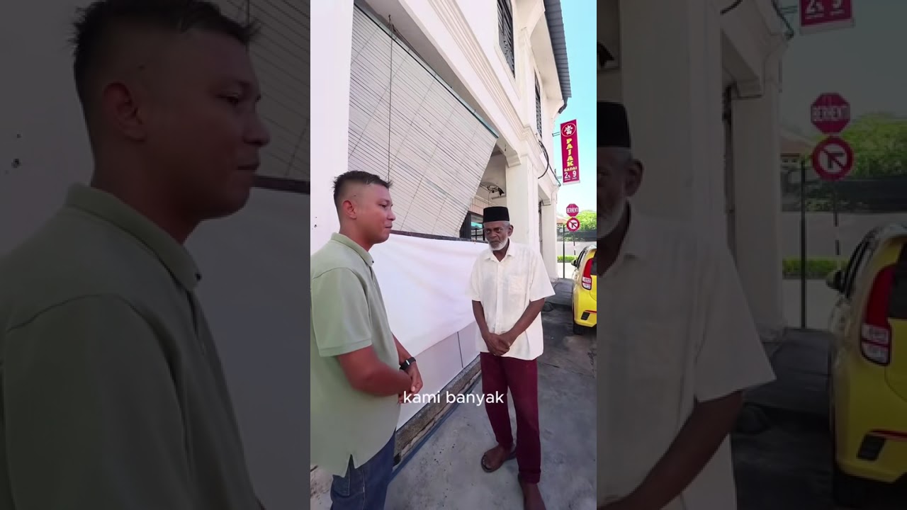Allhamdulillah selepas viral video pak cik rahmah.. ramai datang support beli kueh..