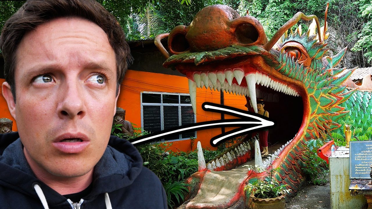 Inside A HAUNTED Temple in Thailand 🇹🇭 Extremely Scary