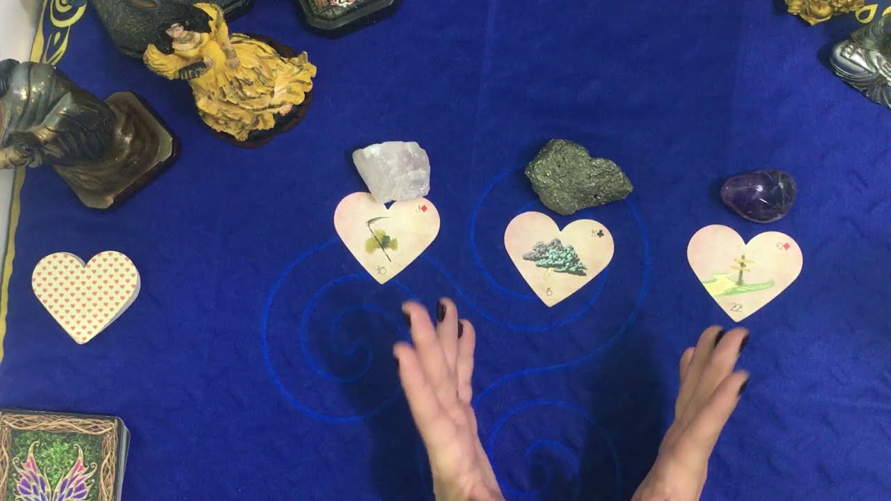 Ele (ela) me ama? Ficaremos juntos? Tarot e Baralho Cigano respondem