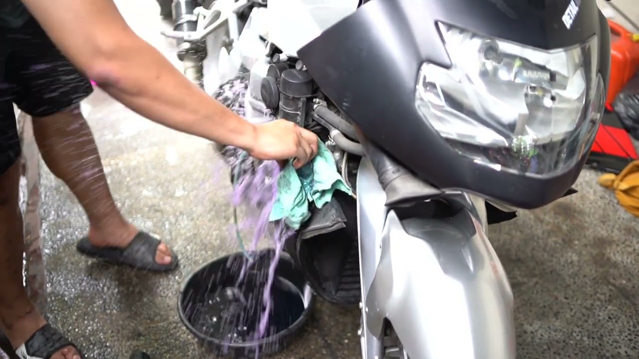 Coolant drain and change/replacement on the BMW K1200S/K1300S