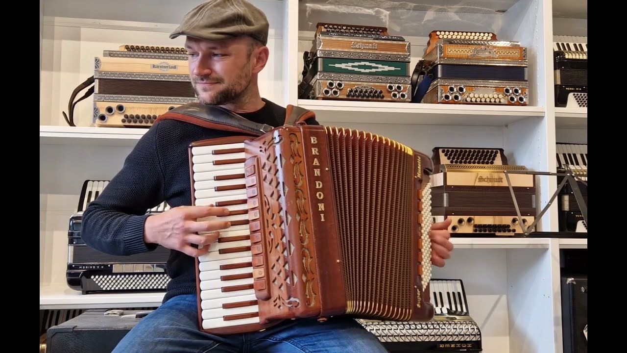 Komisch pannonisch Brandoni Mod. 68 W Classic Gebraucht Klangprobe Akkordeon