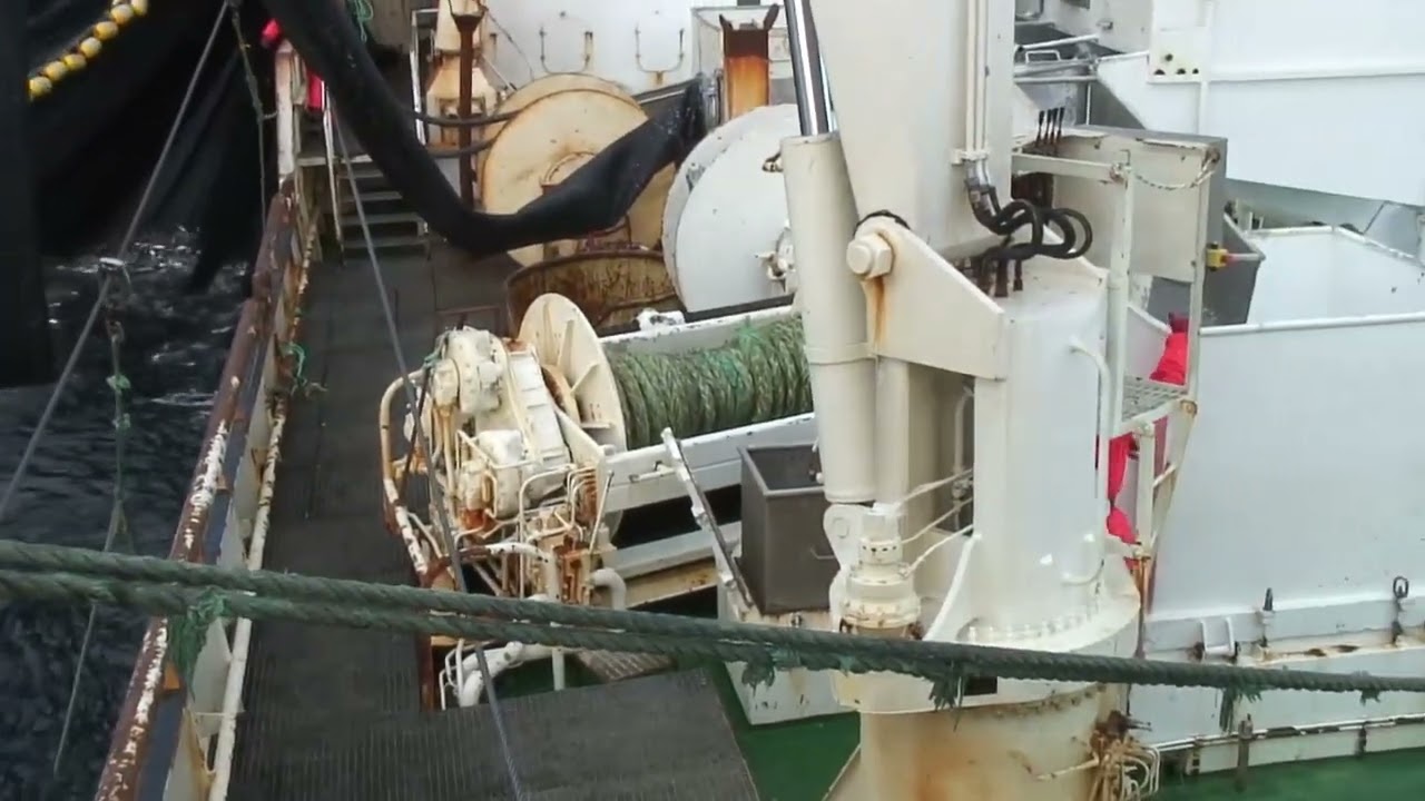 Herring Fishing in Purse Seine on Borkur NK122 in 2008