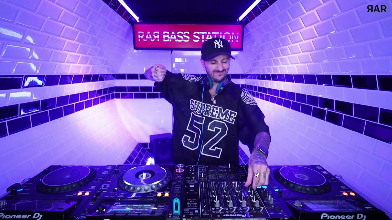 BADLOCO / 160 BPM - BASS STATION 2 - 138 / HARD TECHNO, TECHNO INDUS