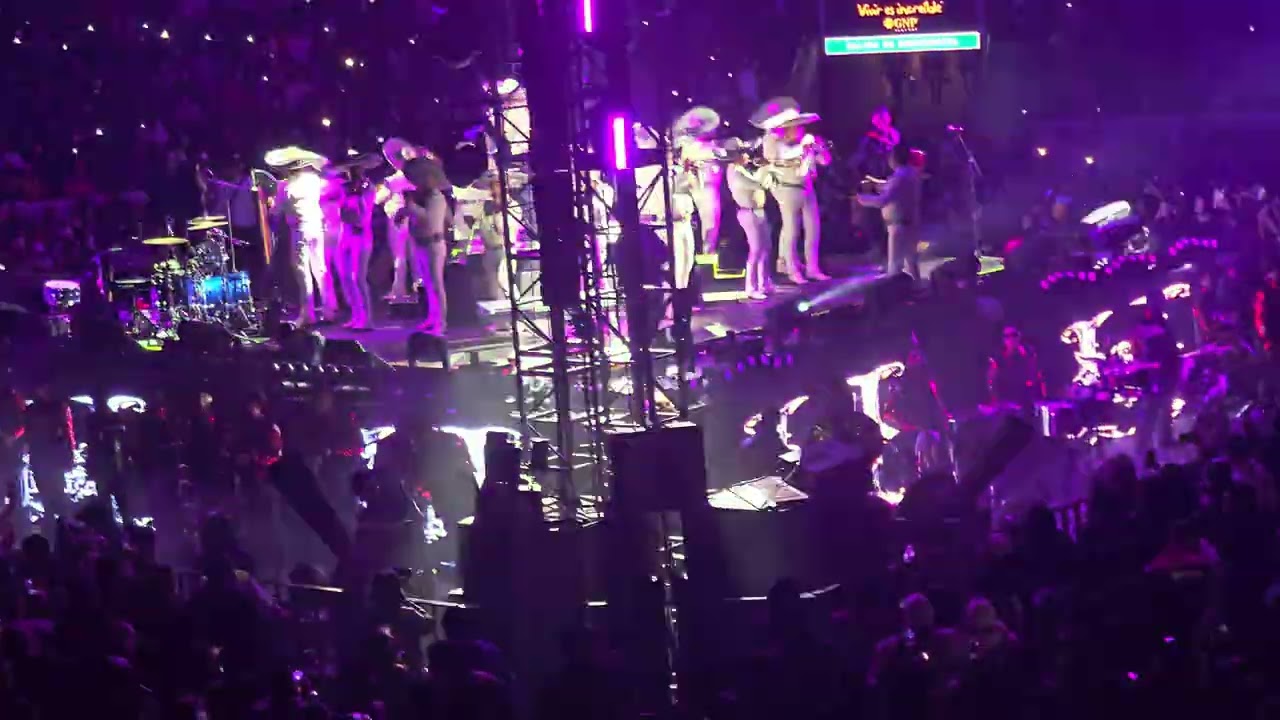 Junior H con mariachi  - En altavoz (Plaza de toros México)