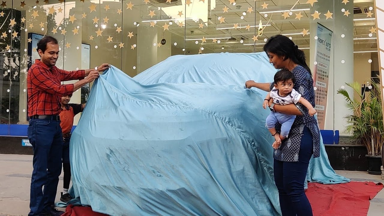 Taking Delivery of Tata Nexon | Exterior, Interior & Driving Video | Perfect Color ???