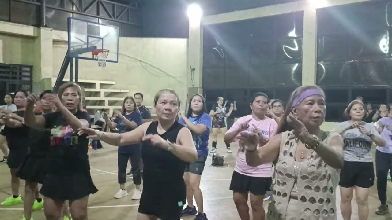 @knlphysicalfitness1425 Friday zumba with ZIN Randy. Music belongs to the rightful owner 