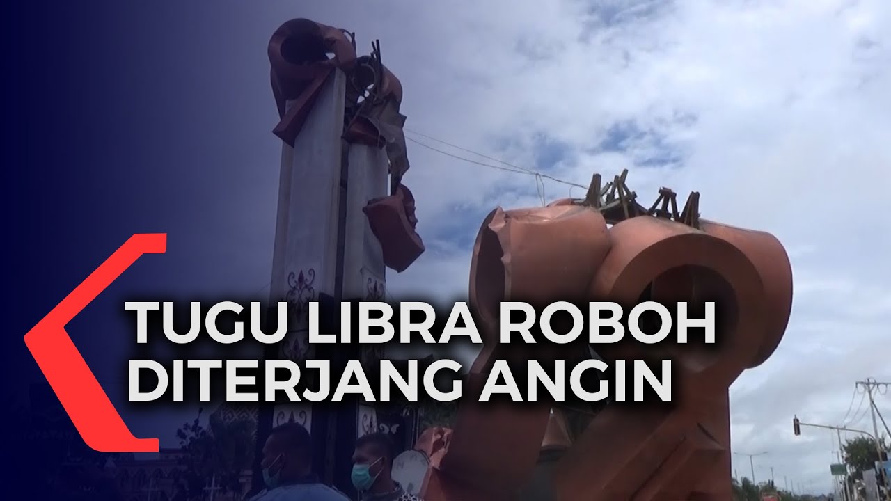 Ikon Kota Merauke Roboh Diterjang Angin Kencang