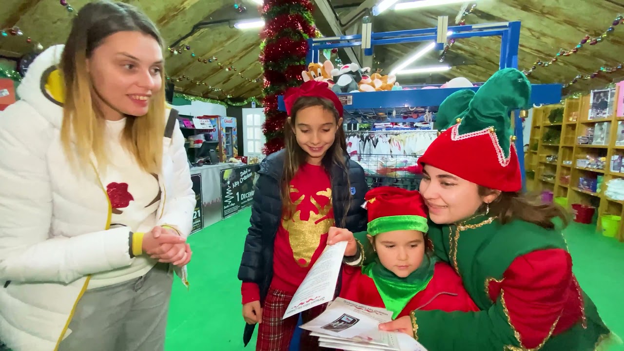 Karina Ștefania și Mara Ștefania, cea mai frumoasă întâlnire în Satul lui Moș Crăciun