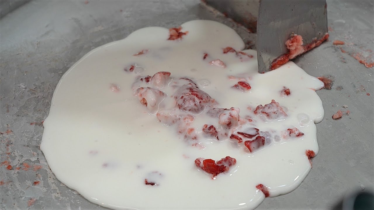 콜드스톤의 시초 |  탕후루 철판 아이스크림(누텔라 오레오, 딸기) | Ice Cream Roll(iron plate)┃부산 깡통시장 | Korean street food