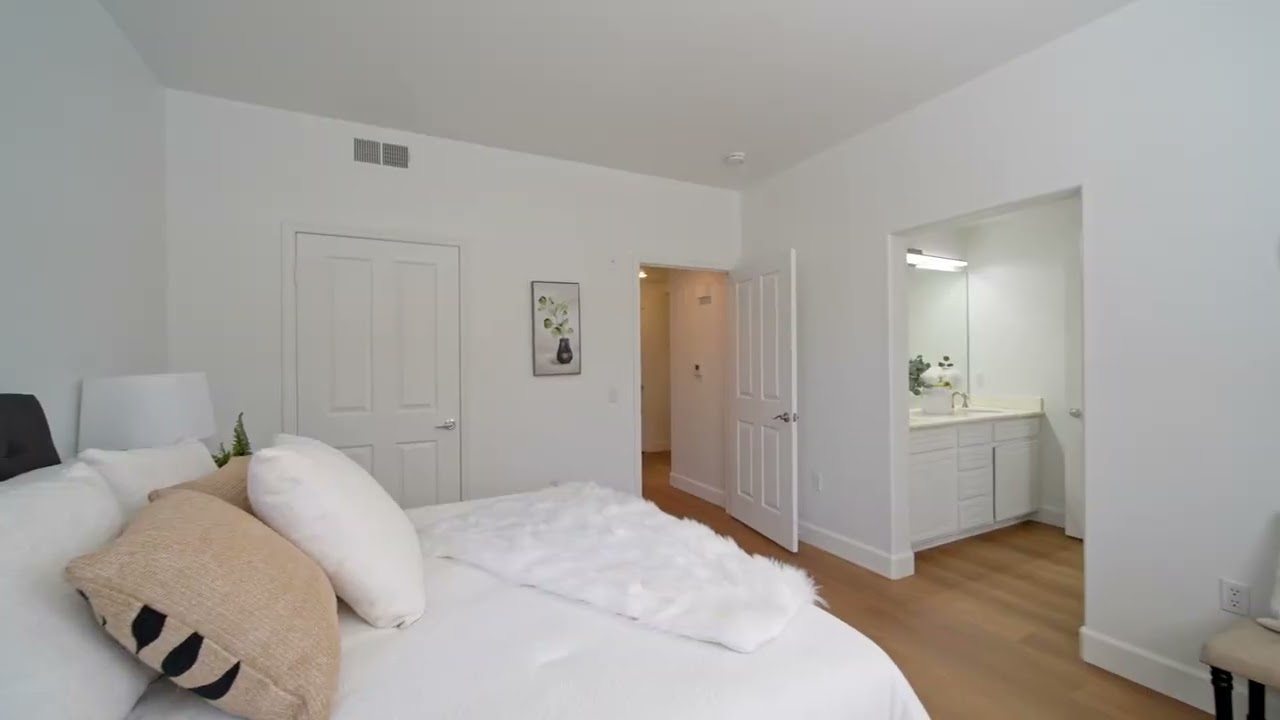 Hot Property Alert in Irvine! 🏡 ✨