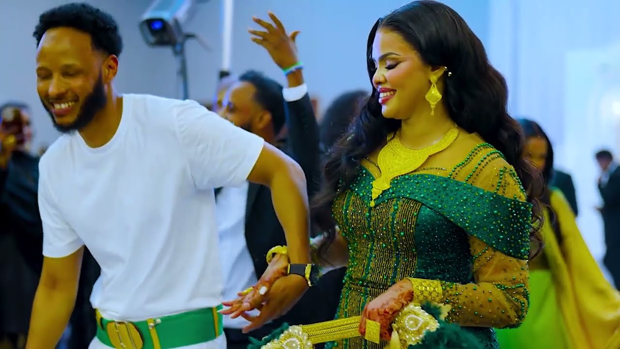 HEES AROOS  NUR CARALE IYO SACDIYA FARAH //  BASHIR JAWI