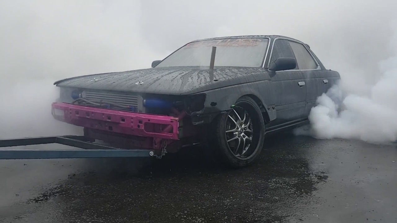 Kiwi style | RB25DET Nissan Laurel C33 | 4th gear burnout | Keeping it street