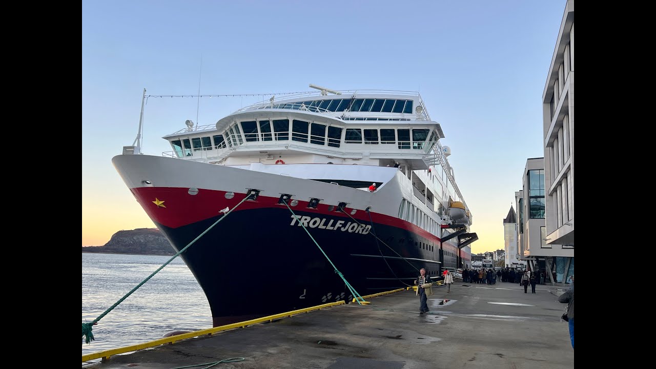Hurtigruten mit der MS Trollfjord im Winter - Dezember 2022