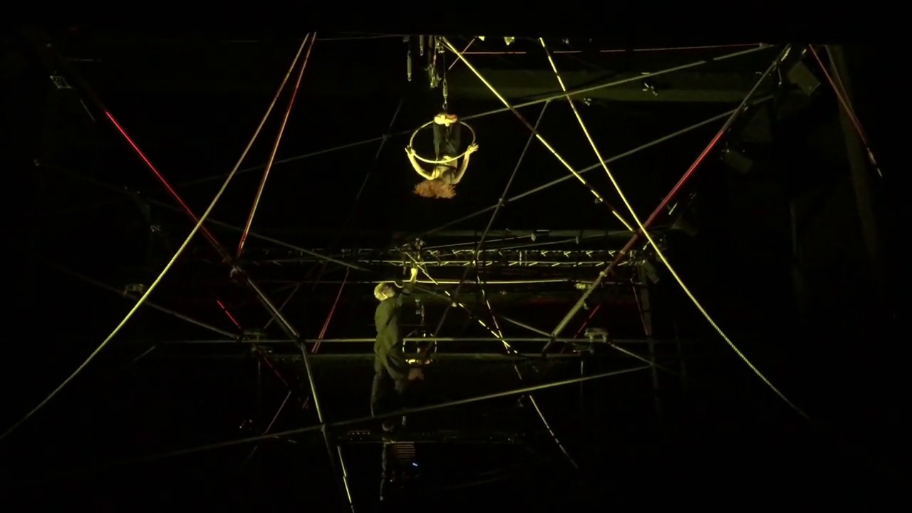 Aerial hoop/The musical theater