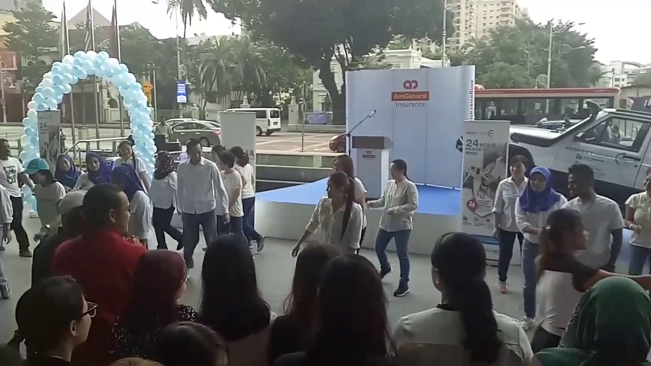 Shape of u flash mob
